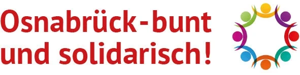 Roter Schriftzug &bdquo;Osnabr&uuml;ck-bunt und solidarisch!&ldquo; auf wei&szlig;em Hintergrund, rechts daneben ein Kreis aus stilisierten Figuren in sechs verschiedenen Farben: Rot, Orange, Gelb, Gr&uuml;n, Blau und Lila, die einander die H&auml;nde reichen.