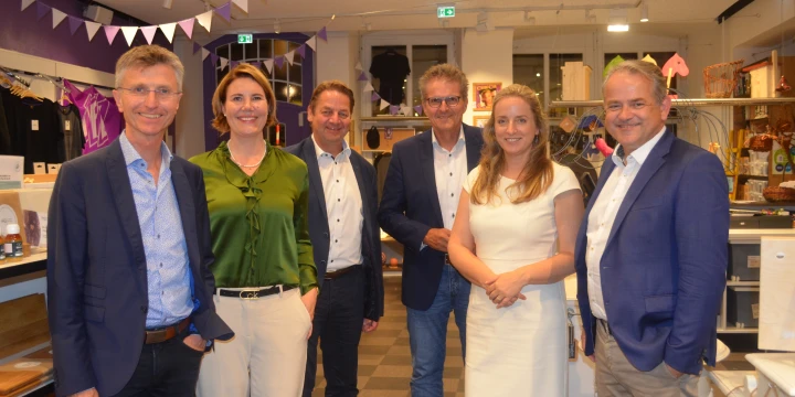Foto von dem Vorstand der F&ouml;rderstiftung HHO im StadtGalerie Caf&eacute;